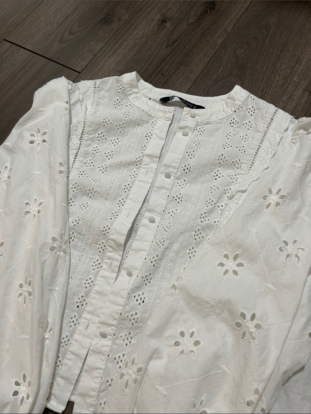 Zara Women's White Eyelet Button-Front Blouse